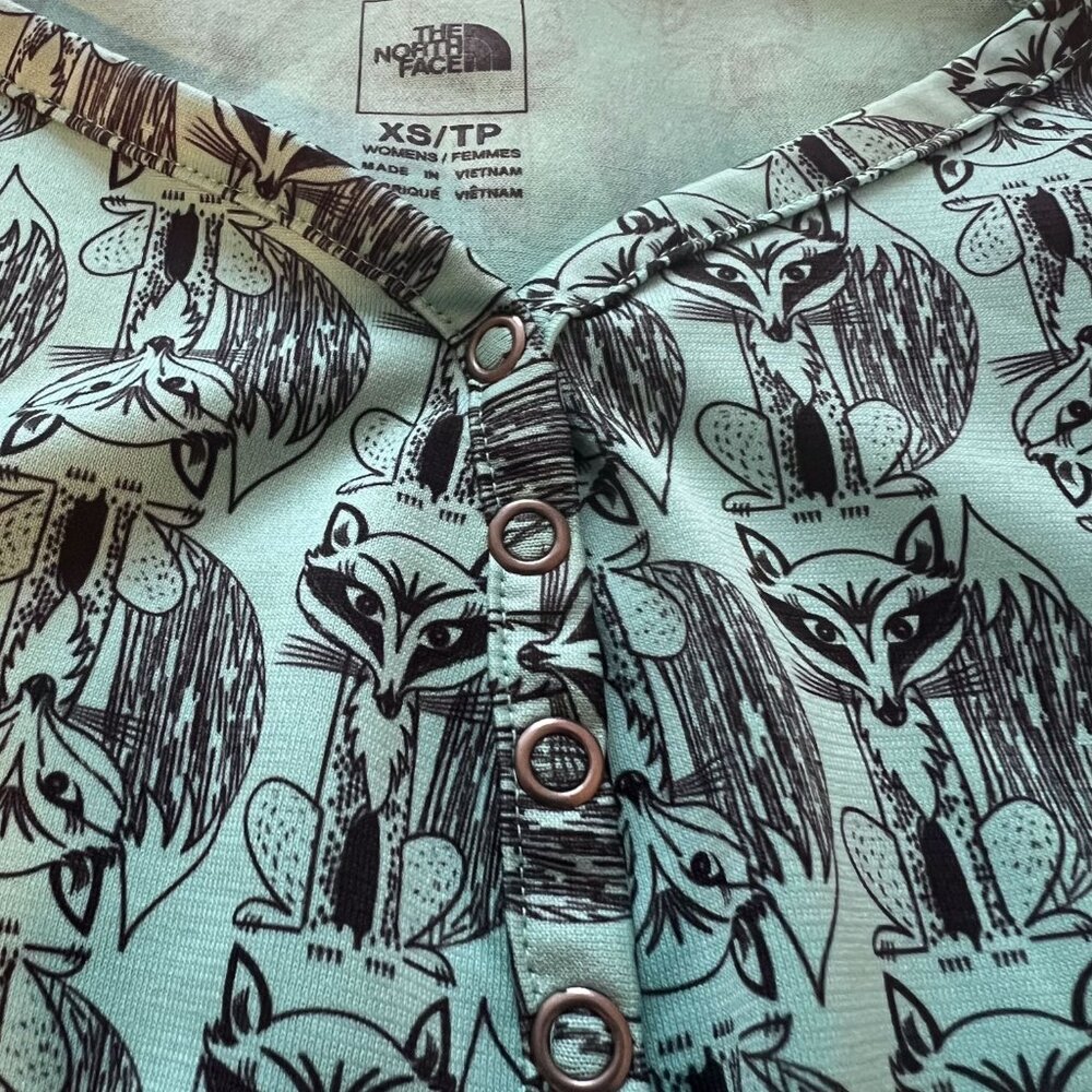 North Face Women's Base Layer Fox Print Long Sleeve Snap Button Teal Shirt XS - Picture 4 of 7